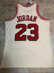 NBA 23 MICHAEL JORDAN Bulls M&N authentique crème Chainstitch Maillot